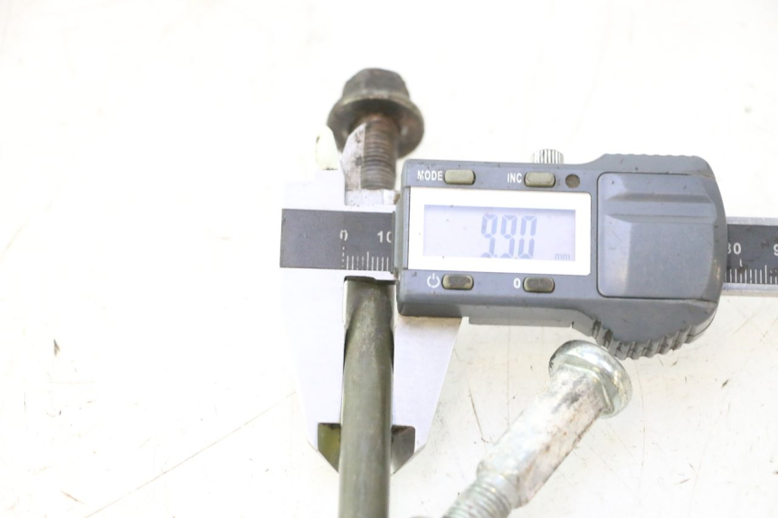 photo de ENGINE AXLE YAMAHA SLIDER 50 (1999 - 2004) - Alternative perspective