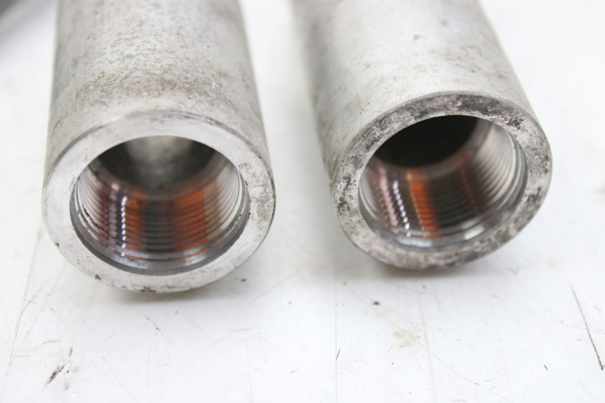 photo de ENGINE AXLE SUZUKI SV S 650 (1999 - 2002) - Distinctive features