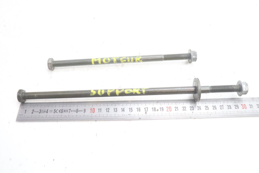 photo de ENGINE AXLE PIAGGIO X9 EVOLUTION 125 (2003 - 2007) - Technical close-up