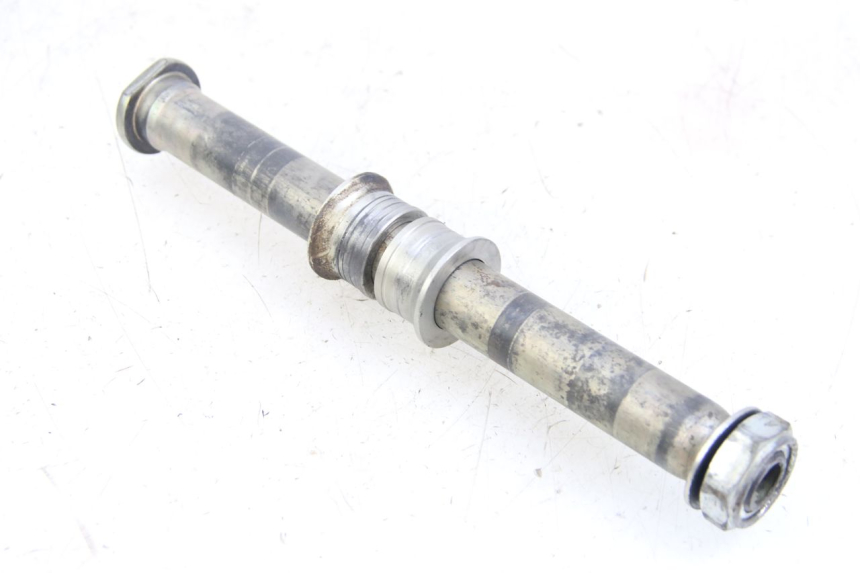 photo de REAR WHEEL AXLE HONDA CRF 250 (2010 - 2013) - Alternative perspective