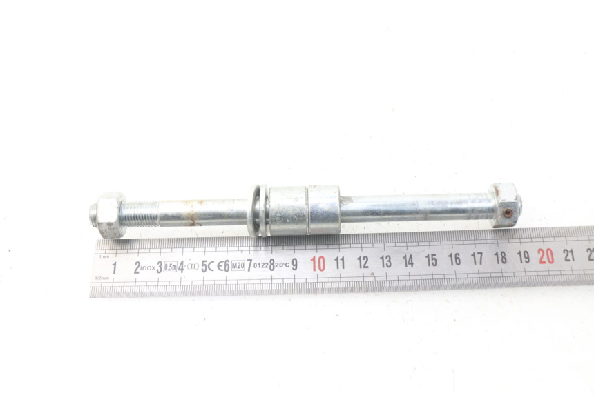 photo de REAR WHEEL AXLE DERBI DIRT BOY 4T 50 - Technical close-up