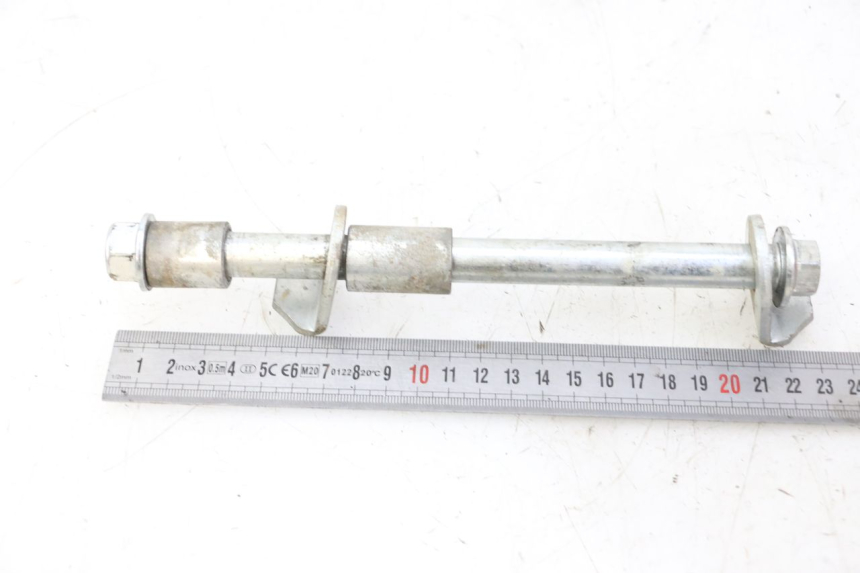 photo de REAR WHEEL AXLE PROBIKE DIRT 140 - Zoom on usage condition