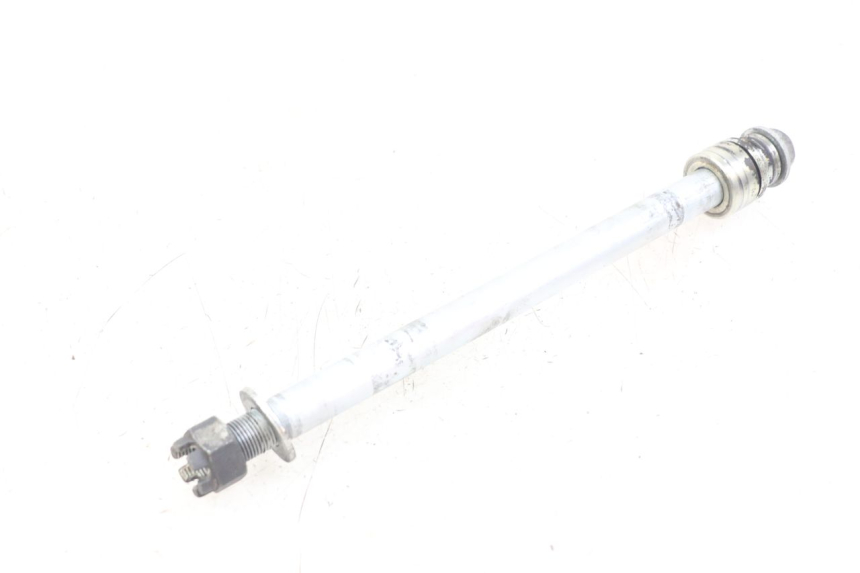 photo de REAR WHEEL AXLE KAWASAKI ER-6 ER6 N 650 (2012 - 2016) - Technical close-up