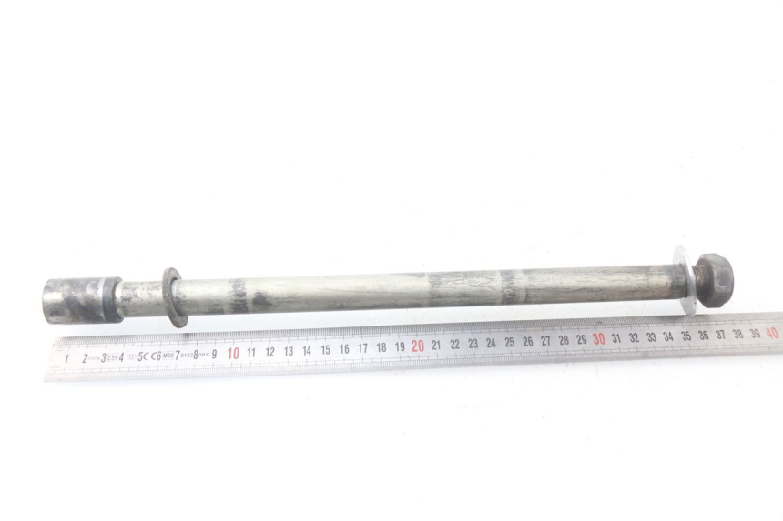 photo de REAR WHEEL AXLE YAMAHA FJR ABS 1300 (2006 - 2012) - Zoom on usage condition