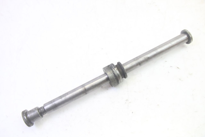photo de REAR WHEEL AXLE KAWASAKI GPZ RX 1000 (1986 - 1988) - Component detail