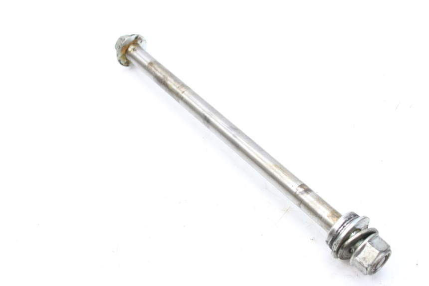 photo de REAR WHEEL AXLE SYM HUSKY 125 (1999 - 2005) - Zoom on usage condition