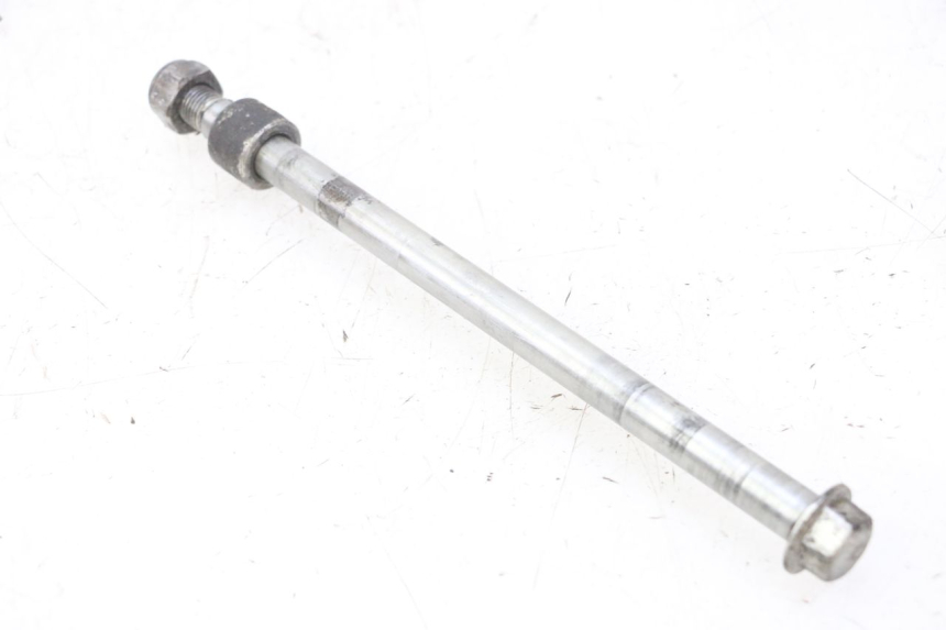 photo de REAR WHEEL AXLE RIEJU MRT 50 (2018 - 2021) - Technical close-up