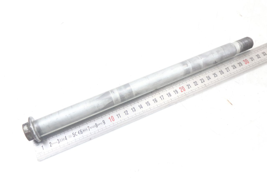 photo de REAR WHEEL AXLE HONDA NTV DEAUVILLE 650 (1998 - 2001) - Component detail