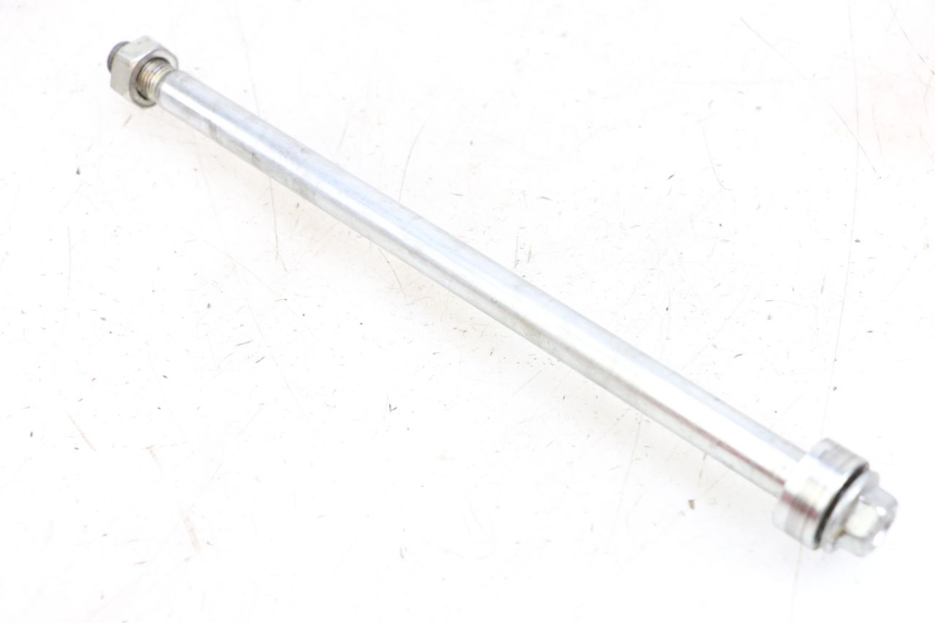 photo de REAR WHEEL AXLE ASTOR ORCAL 125 (2015 - 2017) - Technical close-up