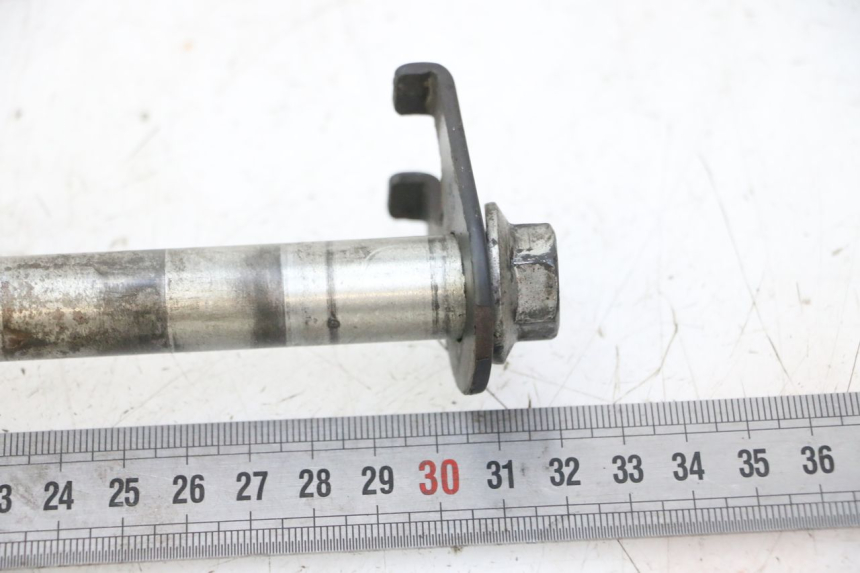 photo de REAR WHEEL AXLE MAG POWER R-STREET 50 (2016 - 2025) - Zoom on usage condition