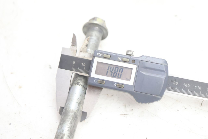 photo de REAR WHEEL AXLE APOLLO RFZ 125 - Technical close-up