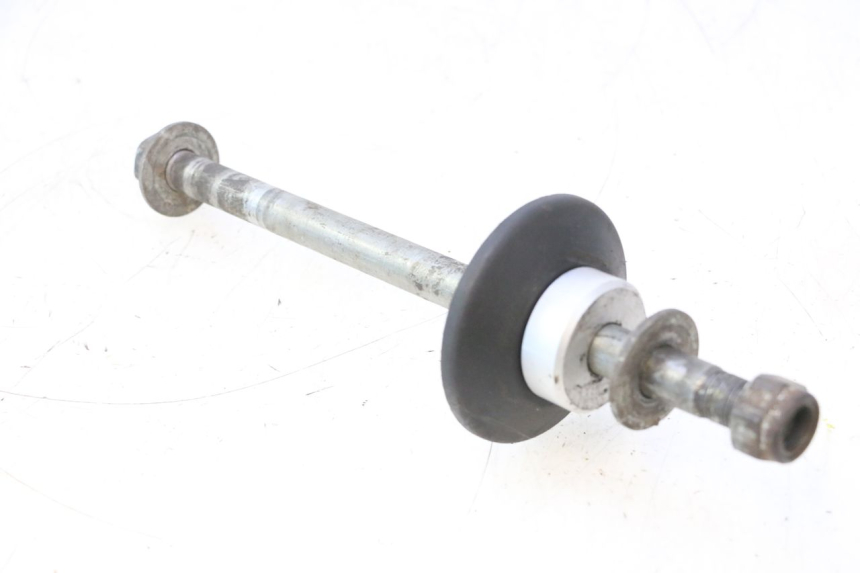 photo de REAR WHEEL AXLE MZ RT 125 (2000 - 2008) - Component detail
