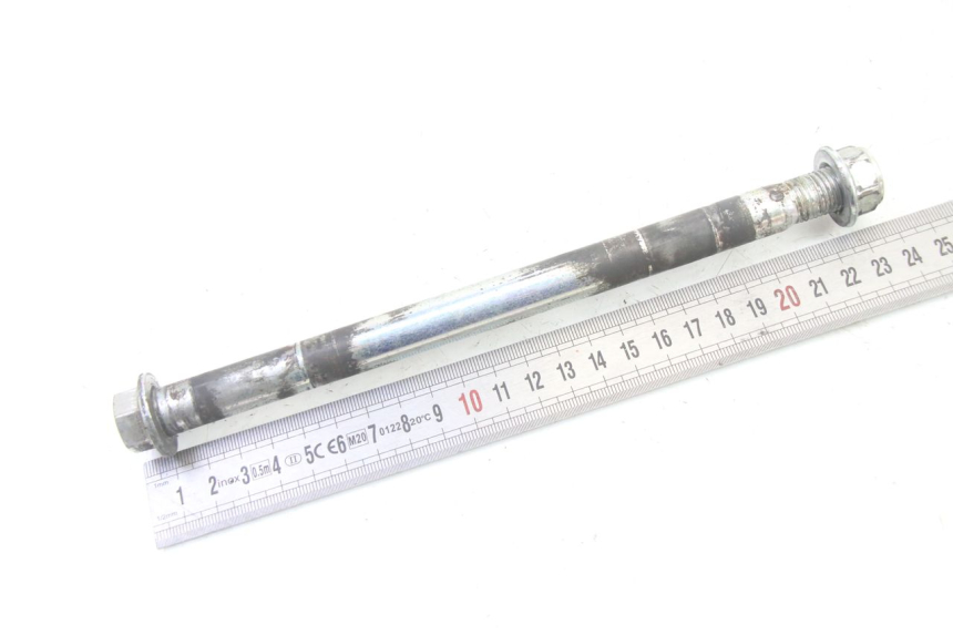 photo de REAR WHEEL AXLE APOLLO RXF 125 - Zoom on usage condition