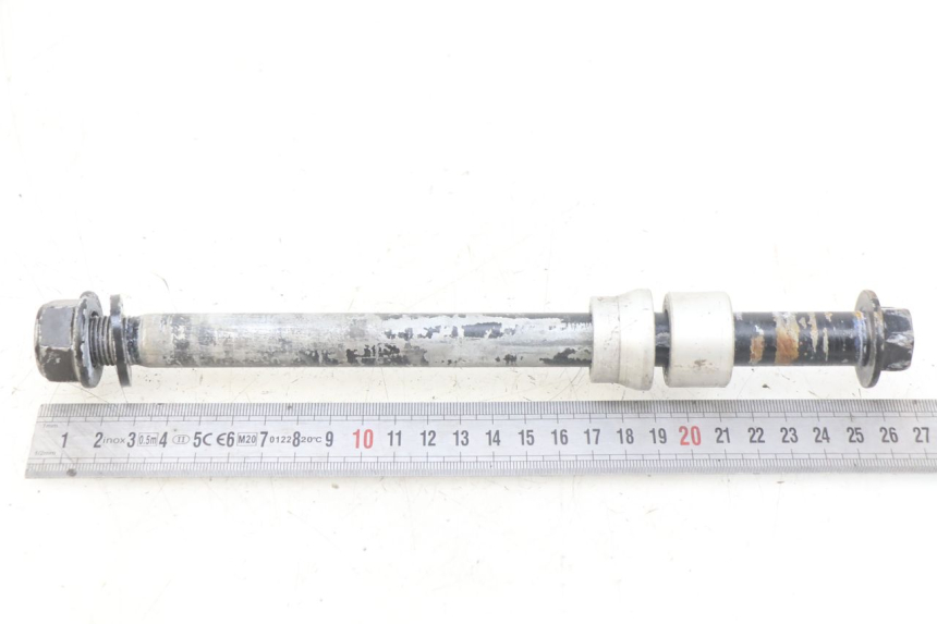 photo de REAR WHEEL AXLE GAS-GAS SM ROOKIE 50 (2001 - 2005) - Zoom on usage condition