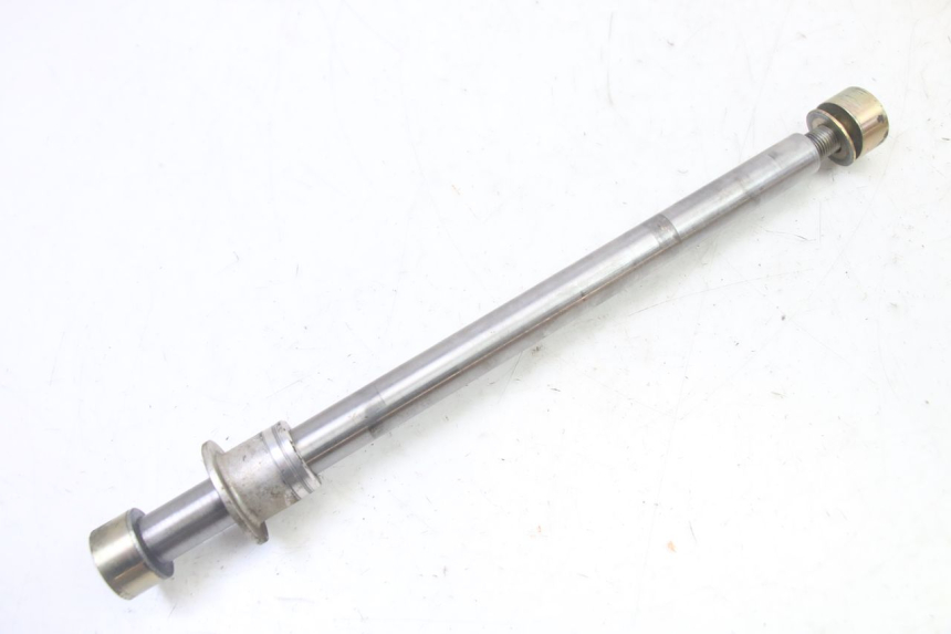 photo de REAR WHEEL AXLE TRIUMPH SPRINT 900 (1995 - 1998) - Main view