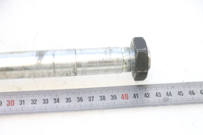 photo de REAR WHEEL AXLE CAN-AM SPYDER RS 1000 (2008 - 2012) - Component detail