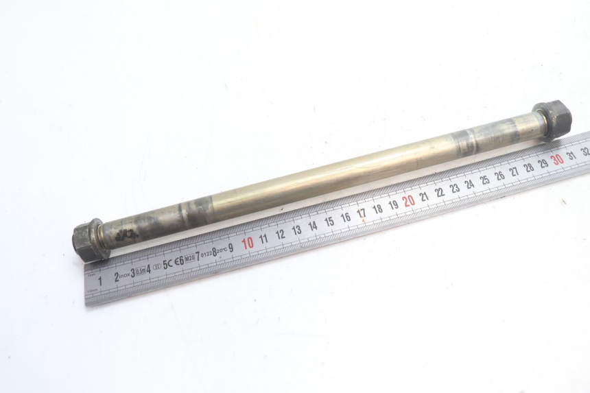 photo de REAR WHEEL AXLE DUCATI SS IE DS CARENEE 1000 (2002 - 2006) - Zoom on usage condition