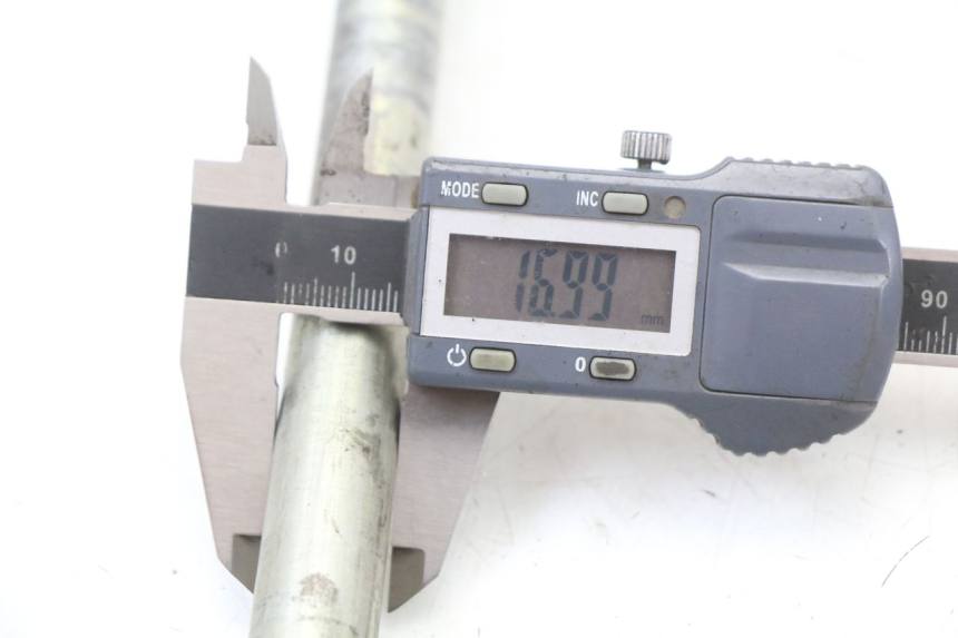 photo de REAR WHEEL AXLE CAGIVA SUPER CITY 125 (1992 - 1997) - Technical close-up