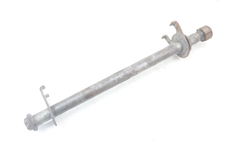 photo de REAR WHEEL AXLE SUZUKI GS F 500 (2004 - 2007) - Main view