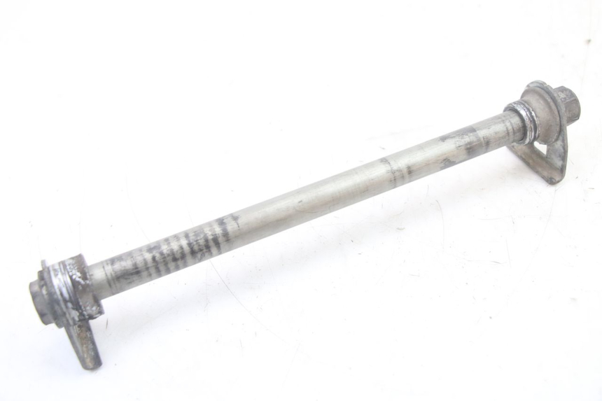 photo de REAR WHEEL AXLE SUZUKI GSF S BANDIT 600 (2000 - 2004) - Main view