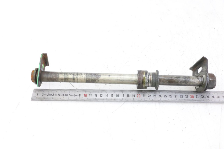 photo de REAR WHEEL AXLE SUZUKI GSX F GSXF 650 (2007 - 2015) - Alternative perspective