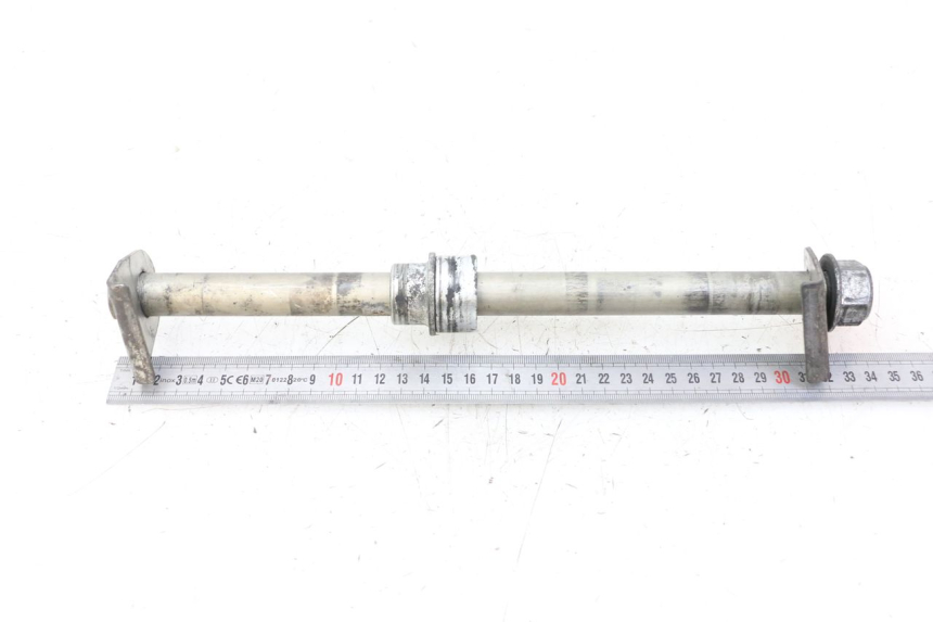 photo de REAR WHEEL AXLE SUZUKI GSX F GSXF 650 (2007 - 2015) - Alternative perspective