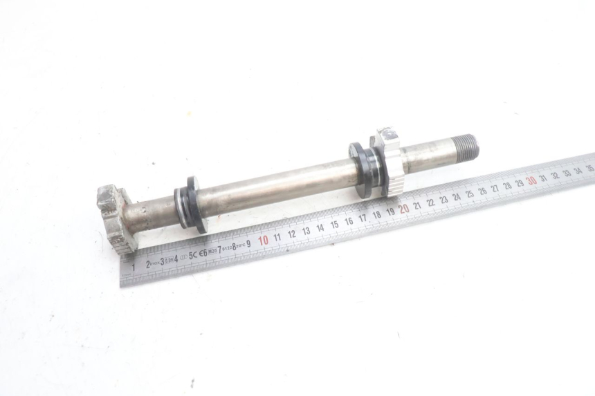 photo de REAR WHEEL AXLE HUSABERG TE 250 (2011 - 2014) - Technical close-up