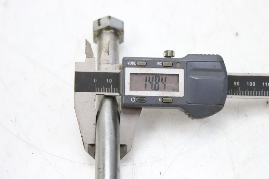 photo de REAR WHEEL AXLE KEEWAY TX 50 (2008 - 2015) - Component detail