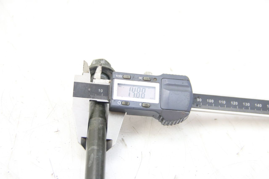 photo de REAR WHEEL AXLE SYM WOLF SB 125 (2011 - 2018) - Component detail