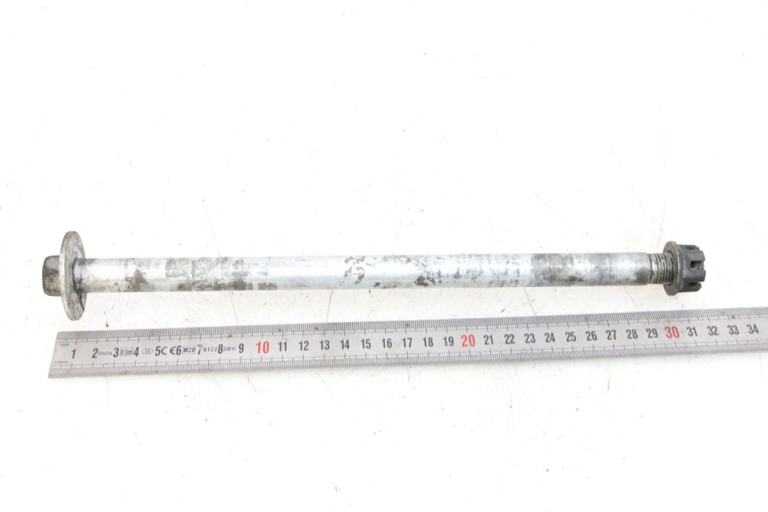 photo de REAR WHEEL AXLE YAMAHA XJ600 XJ DIVERSION 600 (1992 - 1997) - Zoom on usage condition