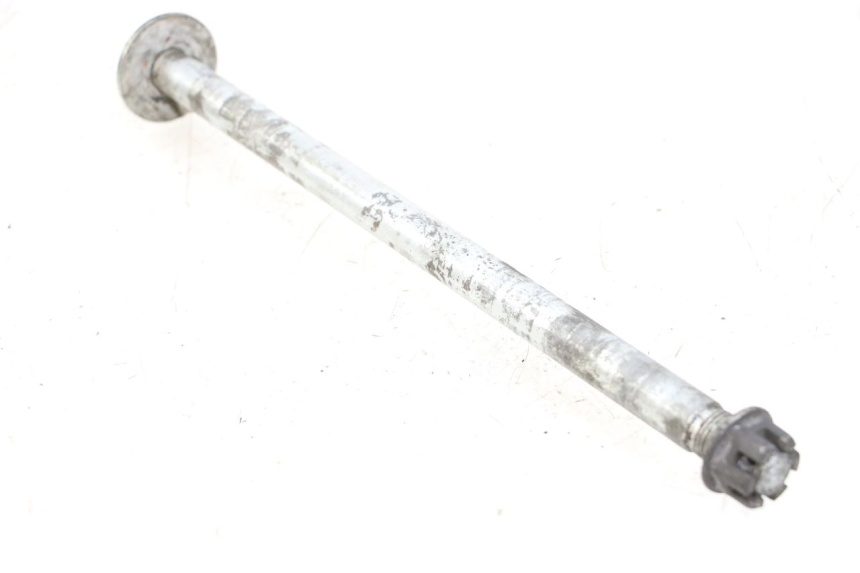 photo de REAR WHEEL AXLE YAMAHA XJ600 XJ DIVERSION 600 (1992 - 1997) - Alternative perspective