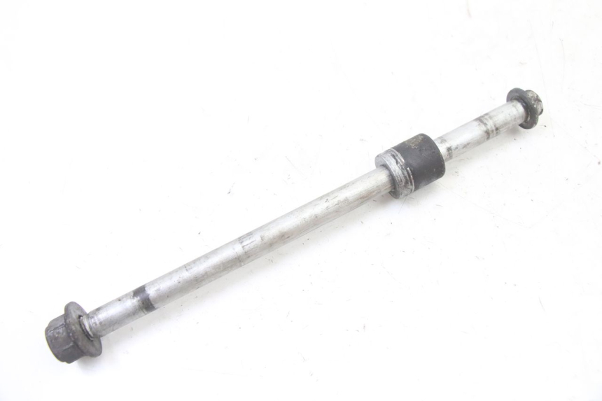 photo de REAR WHEEL AXLE HONDA XLV VARADERO 125 (2000 - 2006) - Component detail