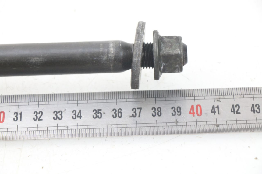 photo de REAR WHEEL AXLE YAMAHA XP T-MAX TMAX ABS 500 (2004 - 2007) - Component detail