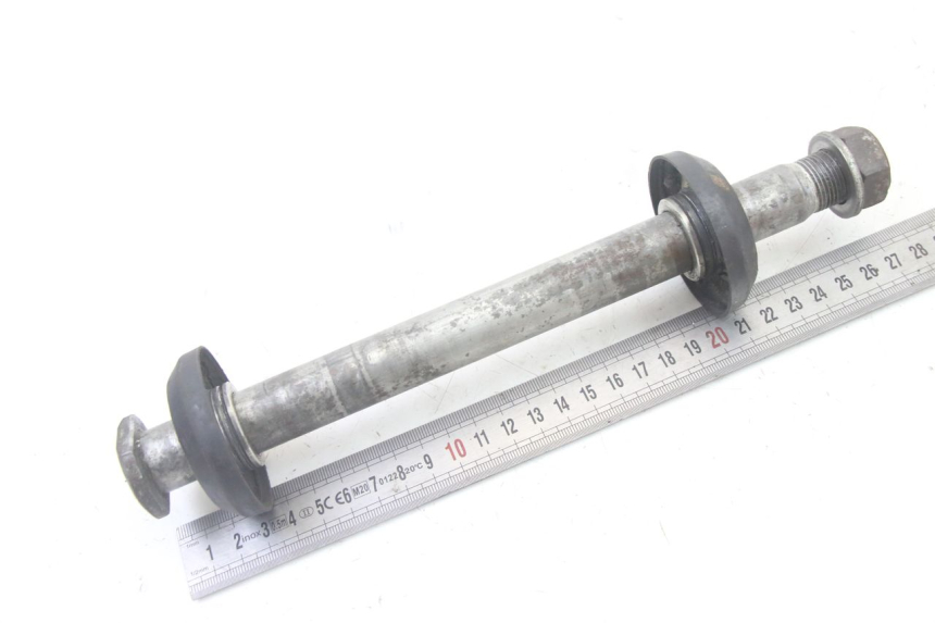 photo de REAR WHEEL AXLE YAMAHA YZ-F YZF 250 (2007 - 2013) - Alternative perspective