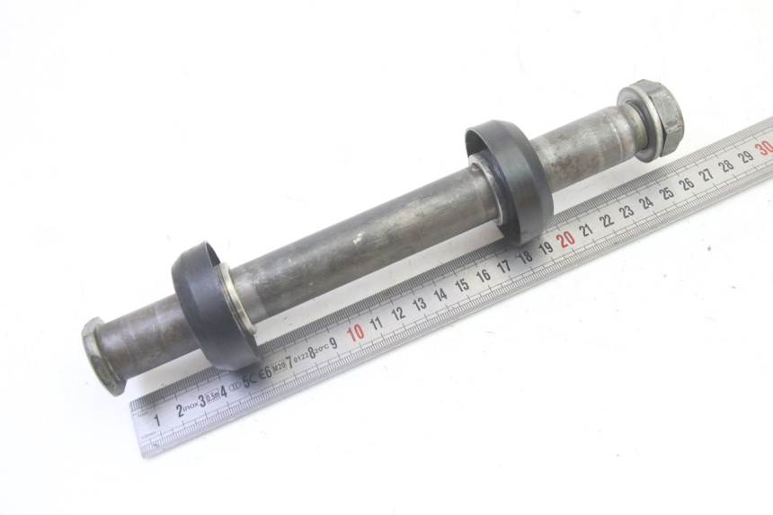 photo de REAR WHEEL AXLE YAMAHA YZ-F YZF 250 (2014 - 2018) - Zoom on usage condition