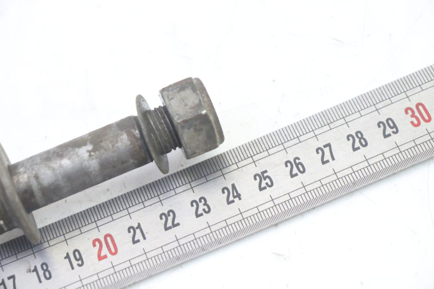 photo de REAR WHEEL AXLE YAMAHA YZ 85 (2022 - 2025) - Alternative perspective