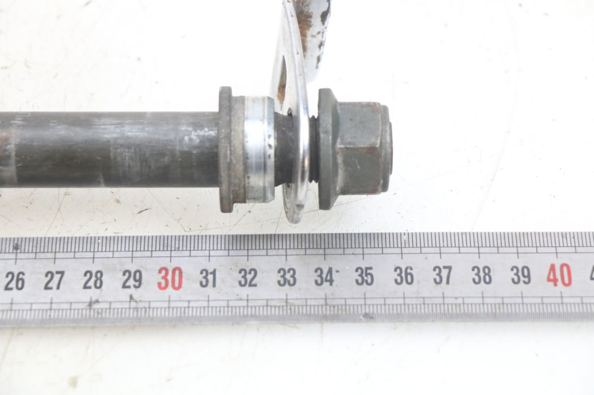 photo de REAR WHEEL AXLE YAMAHA YZF R THUNDERCAT 600 (1996 - 2003) - Component detail