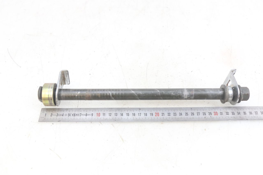 photo de REAR WHEEL AXLE YAMAHA YZF R THUNDERCAT 600 (1996 - 2003) - Zoom on usage condition