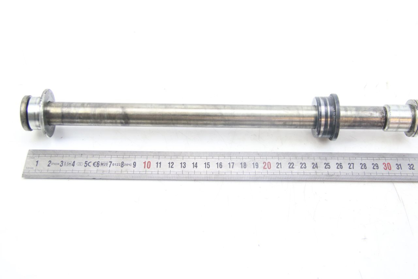 photo de REAR WHEEL AXLE KAWASAKI Z ABS 1000 (2014 - 2020) - Zoom on usage condition