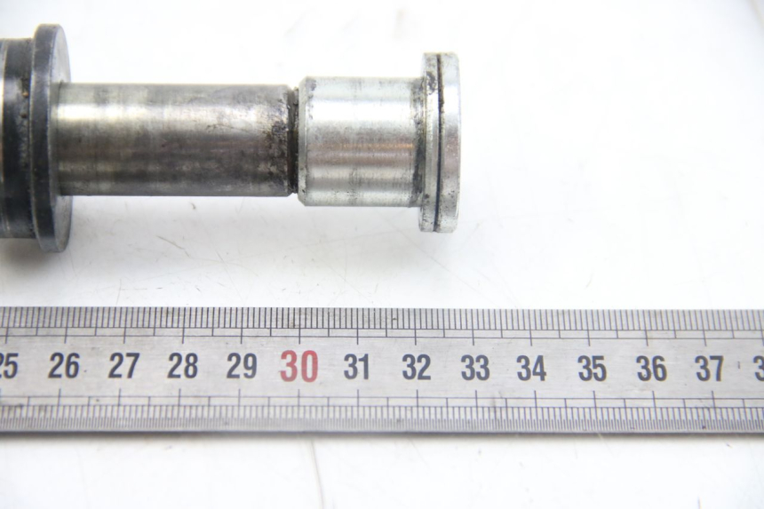 photo de REAR WHEEL AXLE KAWASAKI Z ABS 1000 (2014 - 2020) - Technical close-up