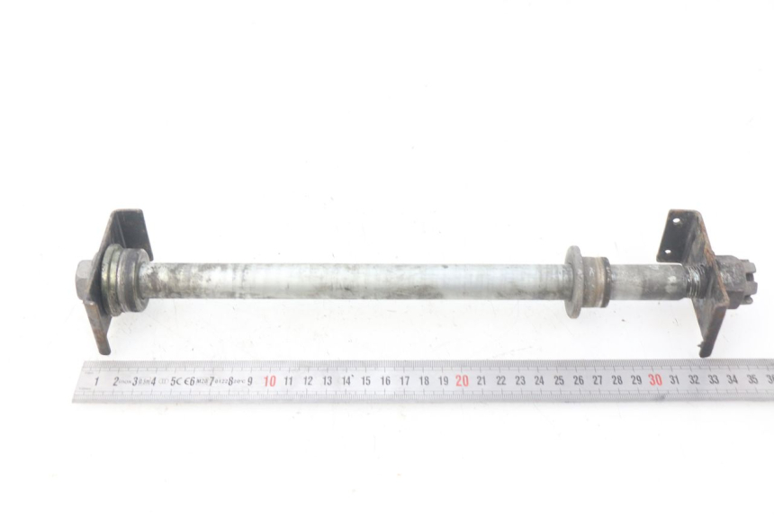 photo de REAR WHEEL AXLE KAWASAKI Z S 750 (2003 - 2006) - Technical close-up
