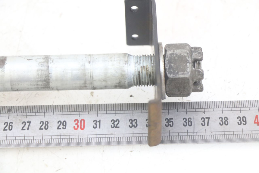 photo de REAR WHEEL AXLE KAWASAKI Z 750 (2007 - 2013) - Component detail