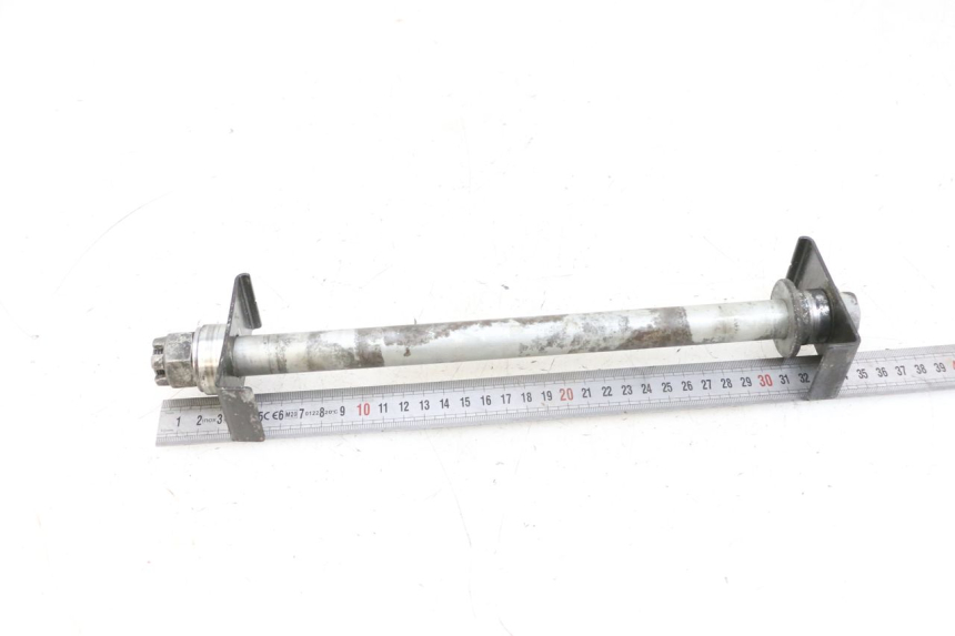 photo de REAR WHEEL AXLE KAWASAKI ZR 7 750 (1999 - 2004) - Alternative perspective