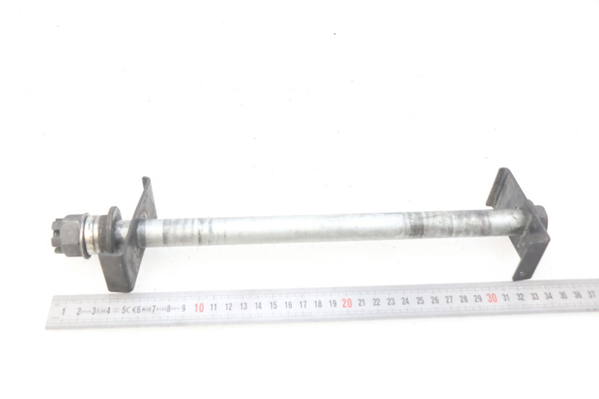 photo de REAR WHEEL AXLE KAWASAKI ZR7 ZR-7 S 750 (1999 - 2004) - Zoom on usage condition