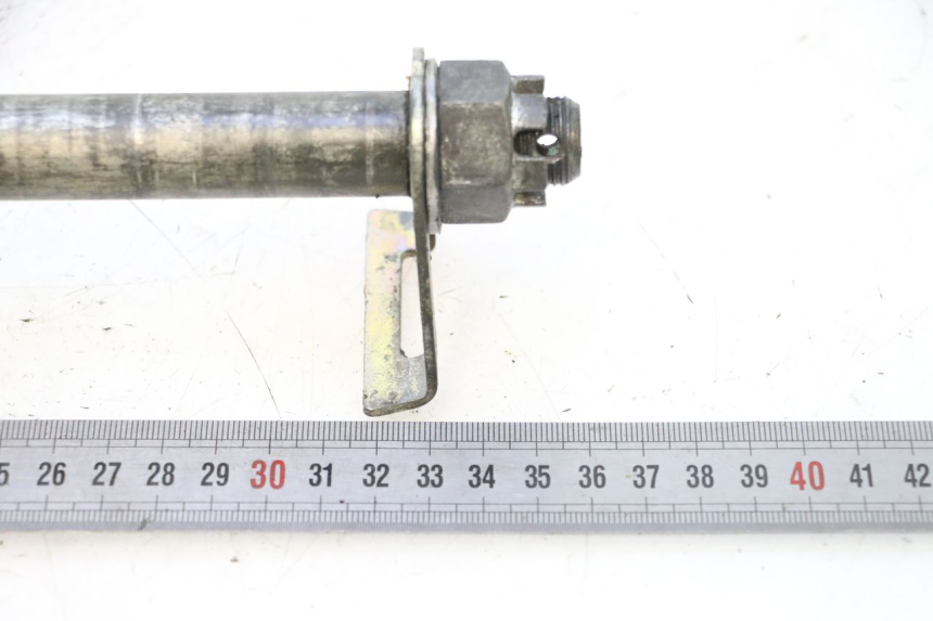 photo de REAR WHEEL AXLE KAWASAKI ZX-6R ZX6R 600 (1995 - 1997) - Component detail