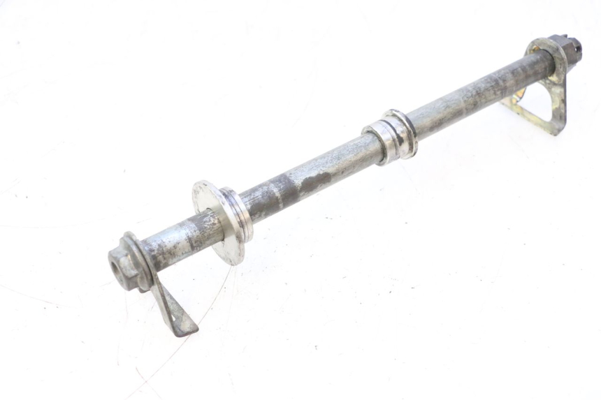 photo de REAR WHEEL AXLE KAWASAKI ZX-6R ZX6R 600 (1995 - 1997) - Technical close-up