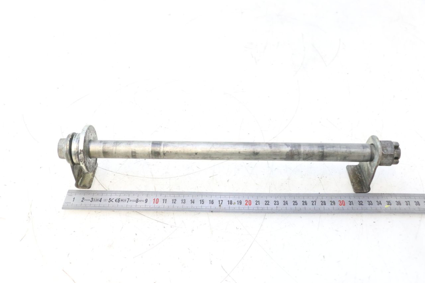 photo de REAR WHEEL AXLE KAWASAKI ZZR 600 (1995 - 2004) - Alternative perspective