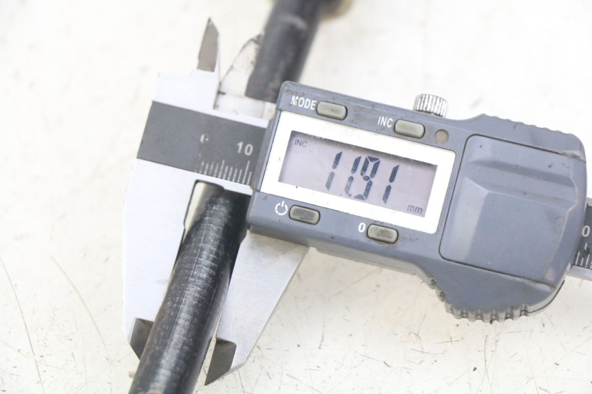 photo de FRONT WHEEL AXLE KYMCO AGILITY 16+ 4T 50 (2018 - 2023) - Component detail