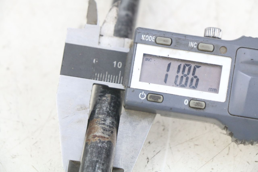 photo de FRONT WHEEL AXLE KYMCO AGILITY 16+ 4T 50 (2018 - 2023) - Component detail