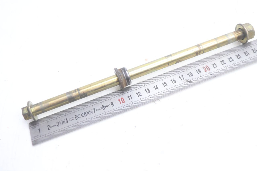 photo de FRONT WHEEL AXLE KYMCO AGILITY 4T 50 (2005 - 2018) - Zoom on usage condition